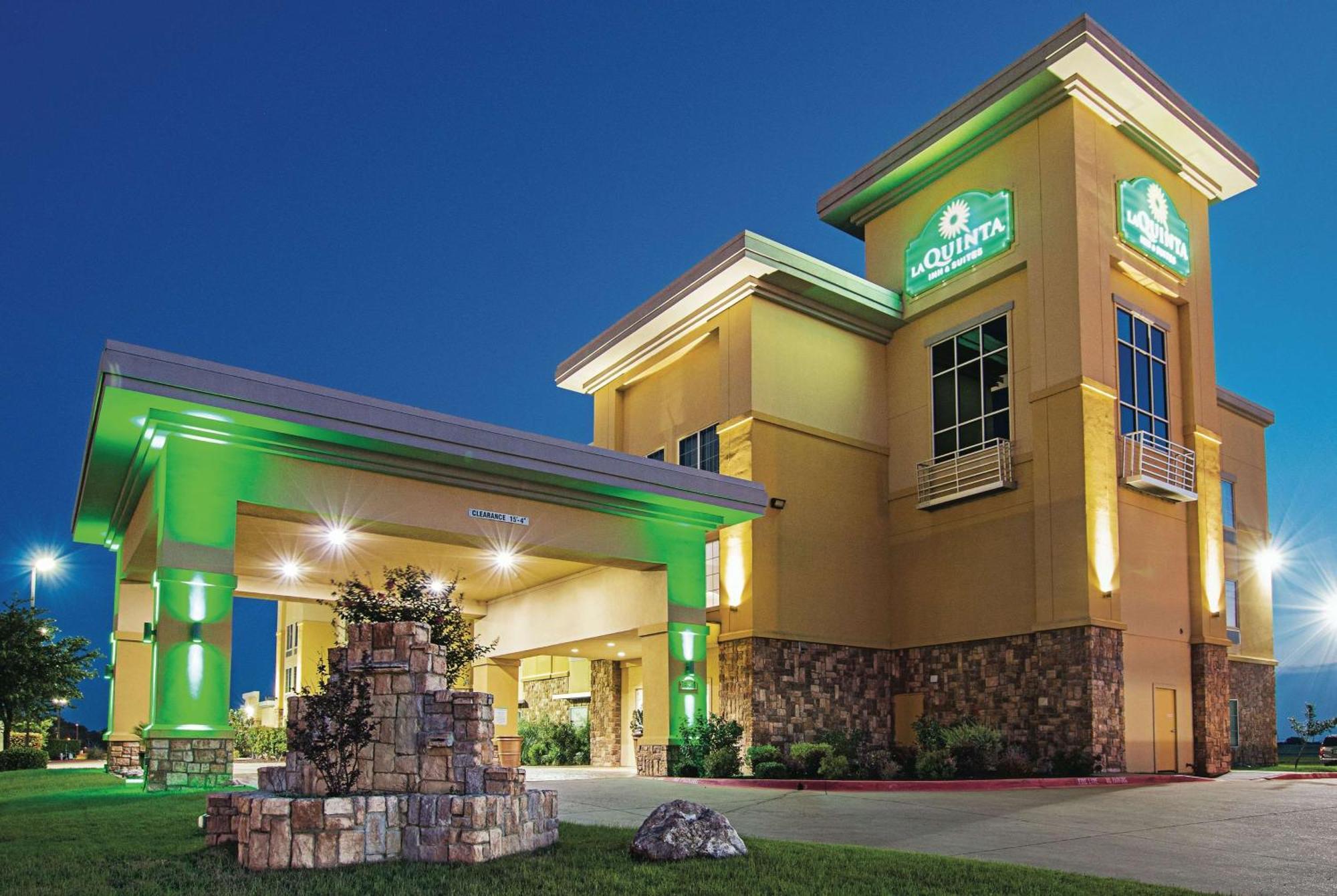 La Quinta By Wyndham Ft. Worth - Forest Hill, Tx Hotel Exterior photo